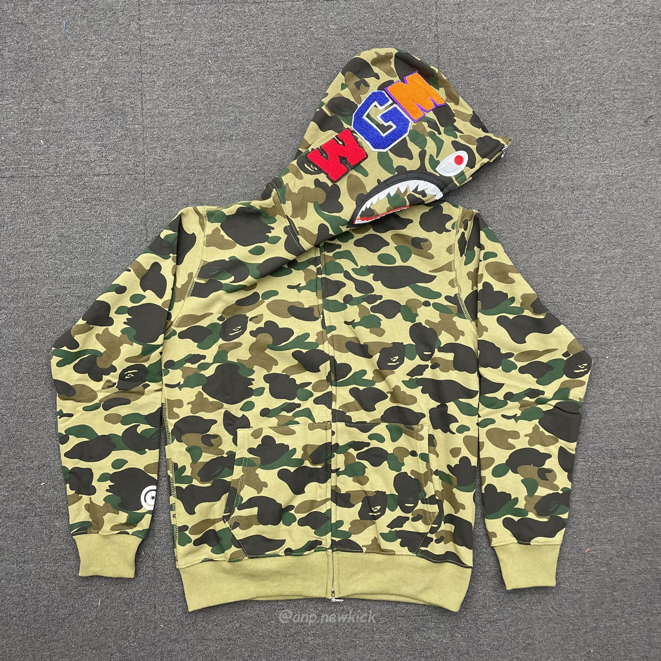 Bape Ladies 1st Camo Boa Shark Hoodie Green (5) - newkick.vip